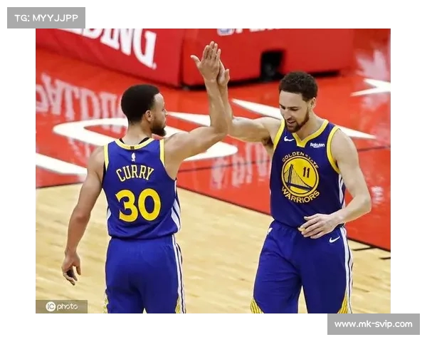 从水花散场到MVP荣耀：库里致敬克莱，展望最佳后场传奇